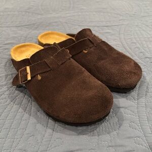 BIRKENSTOCK Mocha Boston Clog